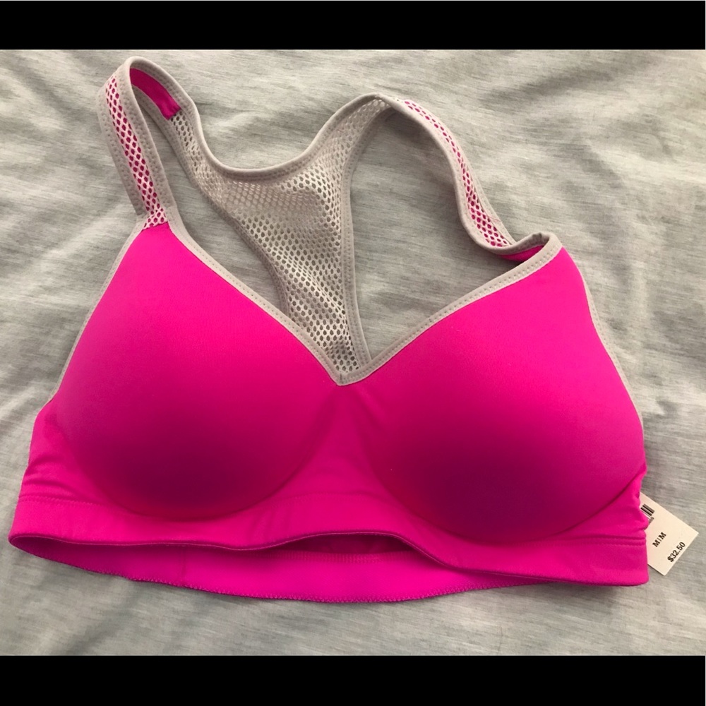 Victoria’s Secret Pink sports bra, New with tags!!
